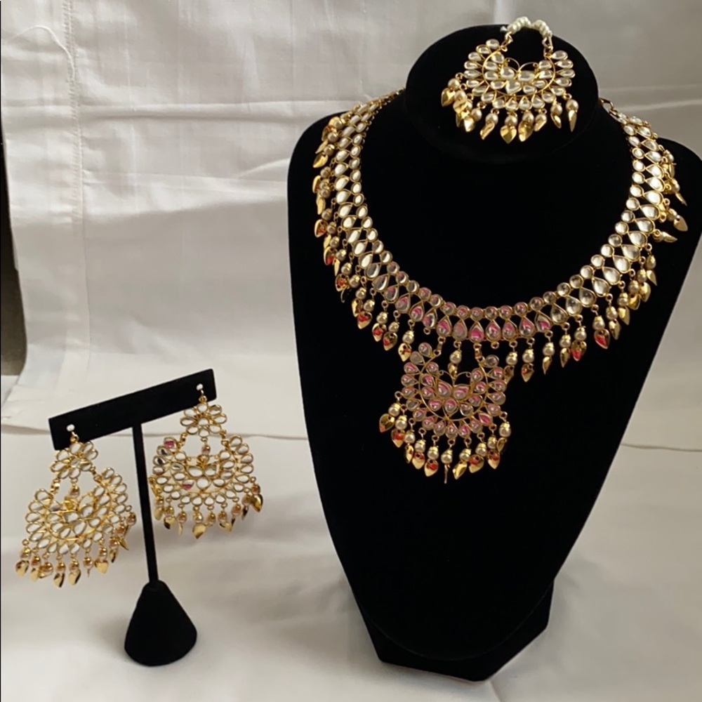 Indian / punjabi jewelry: gold finish